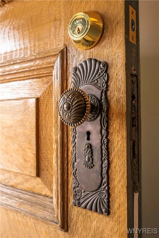 825 Auburn Avenue, Buffalo, New York 14222, Buffalo, New York 14222, 4 Bedrooms Bedrooms, 9 Rooms Rooms,2 BathroomsBathrooms,Residential,For Sale,825 Auburn Avenue, Buffalo, New York 14222,0,B1647885