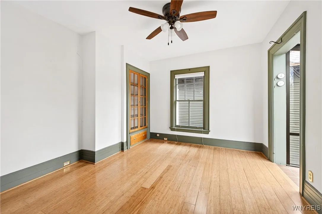 825 Auburn Avenue, Buffalo, New York 14222, Buffalo, New York 14222, 4 Bedrooms Bedrooms, 9 Rooms Rooms,2 BathroomsBathrooms,Residential,For Sale,825 Auburn Avenue, Buffalo, New York 14222,0,B1647885