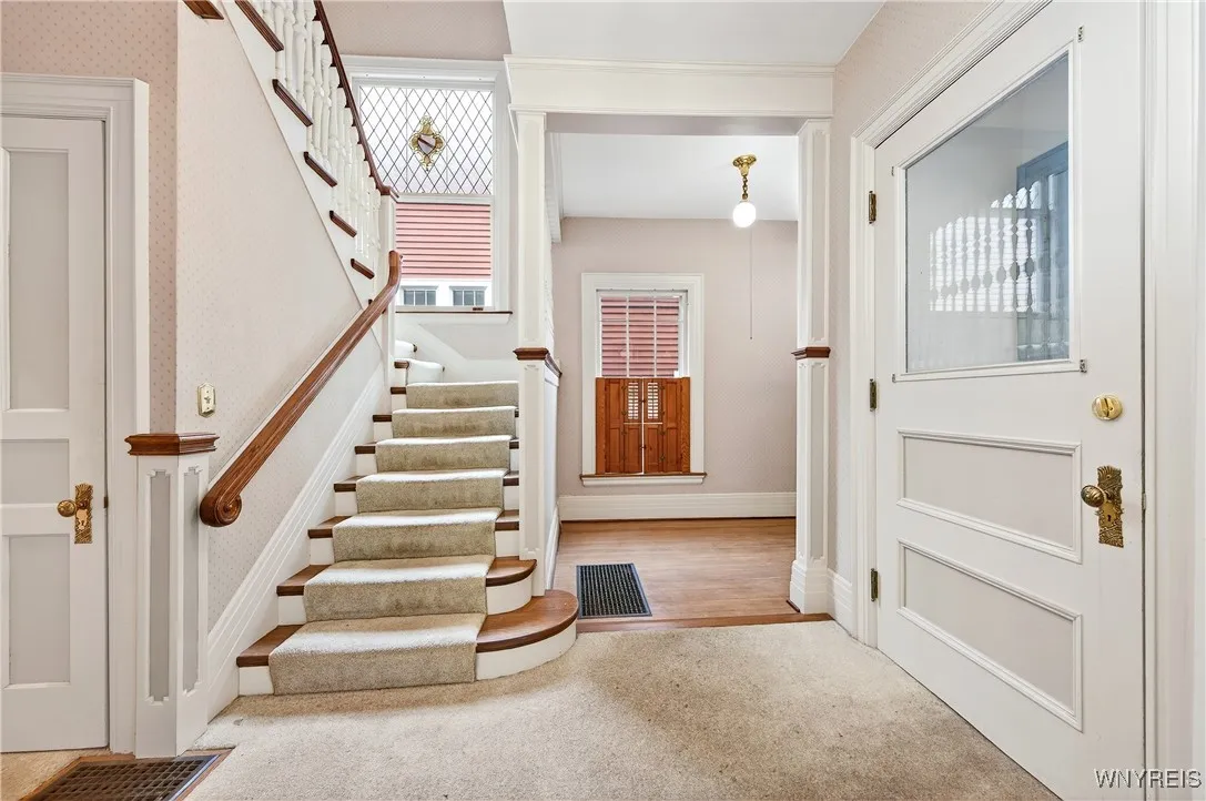 825 Auburn Avenue, Buffalo, New York 14222, Buffalo, New York 14222, 4 Bedrooms Bedrooms, 9 Rooms Rooms,2 BathroomsBathrooms,Residential,For Sale,825 Auburn Avenue, Buffalo, New York 14222,0,B1647885