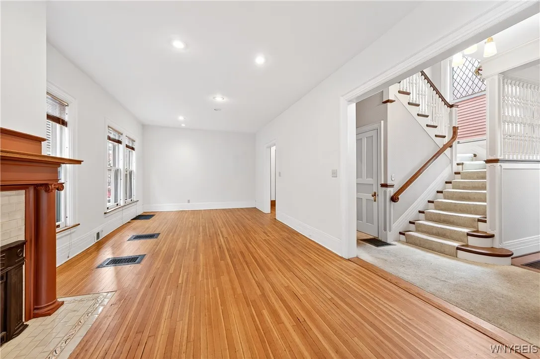 825 Auburn Avenue, Buffalo, New York 14222, Buffalo, New York 14222, 4 Bedrooms Bedrooms, 9 Rooms Rooms,2 BathroomsBathrooms,Residential,For Sale,825 Auburn Avenue, Buffalo, New York 14222,0,B1647885