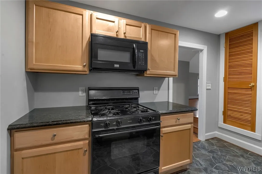 375 Plymouth Avenue, Buffalo, New York 14213, Buffalo, New York 14213, 4 Bedrooms Bedrooms, ,2 BathroomsBathrooms,Residential,For Sale,375 Plymouth Avenue, Buffalo, New York 14213,0,B1651200