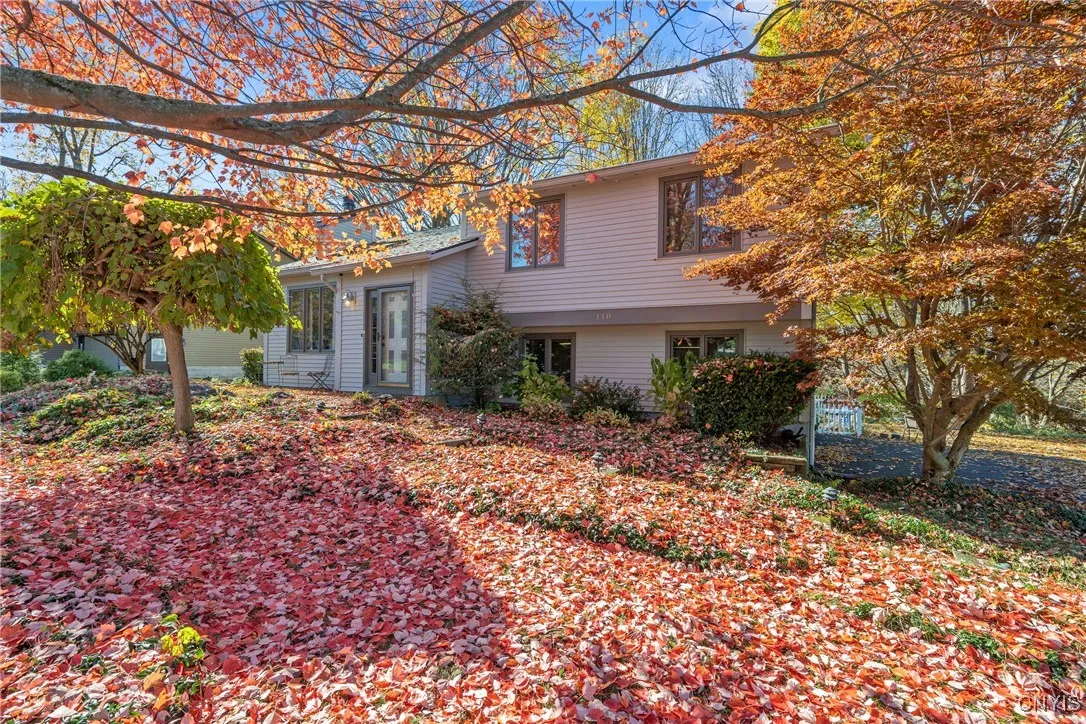 118 Feldspar Drive, Camillus, New York 13219, Camillus, New York 13219, 3 Bedrooms Bedrooms, 8 Rooms Rooms,1 BathroomBathrooms,Residential,For Sale,118 Feldspar Drive, Camillus, New York 13219,0,S1649693