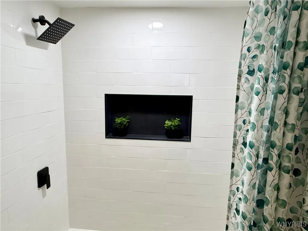 1717 Whitney Avenue, Niagara Falls, New York 14301, Niagara Falls, New York 14301, 4 Bedrooms Bedrooms, 9 Rooms Rooms,2 BathroomsBathrooms,Residential,For Sale,1717 Whitney Avenue, Niagara Falls, New York 14301,0,B1651110