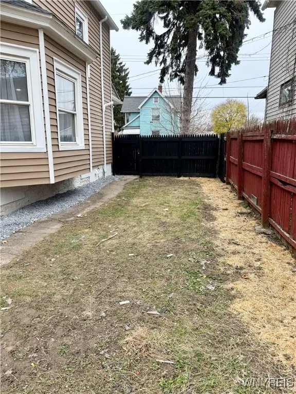 1717 Whitney Avenue, Niagara Falls, New York 14301, Niagara Falls, New York 14301, 4 Bedrooms Bedrooms, 9 Rooms Rooms,2 BathroomsBathrooms,Residential,For Sale,1717 Whitney Avenue, Niagara Falls, New York 14301,0,B1651110