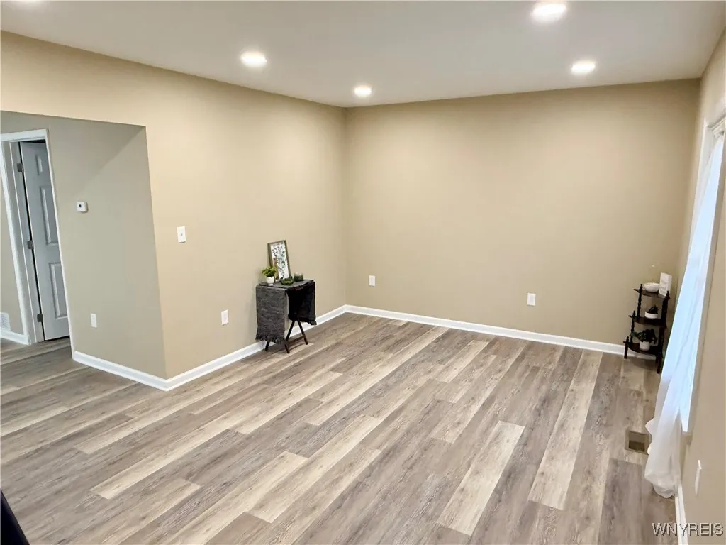 1717 Whitney Avenue, Niagara Falls, New York 14301, Niagara Falls, New York 14301, 4 Bedrooms Bedrooms, 9 Rooms Rooms,2 BathroomsBathrooms,Residential,For Sale,1717 Whitney Avenue, Niagara Falls, New York 14301,0,B1651110