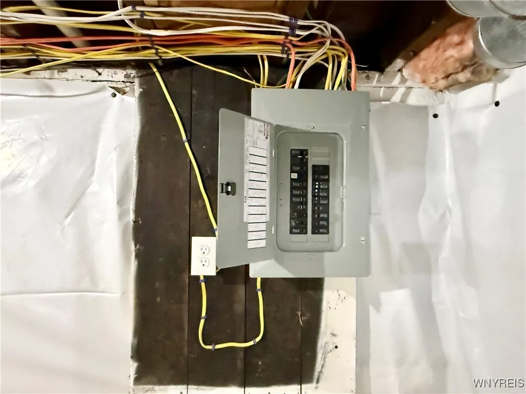 1717 Whitney Avenue, Niagara Falls, New York 14301, Niagara Falls, New York 14301, 4 Bedrooms Bedrooms, 9 Rooms Rooms,2 BathroomsBathrooms,Residential,For Sale,1717 Whitney Avenue, Niagara Falls, New York 14301,0,B1651110