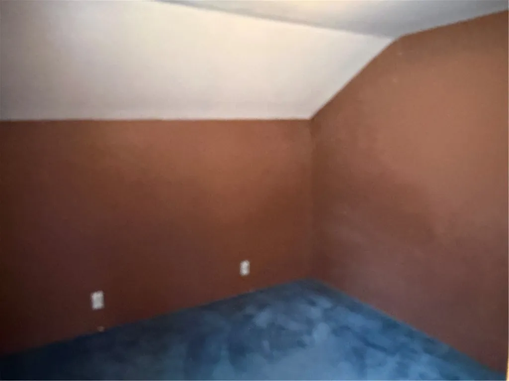 Smaller upstairs bedroom