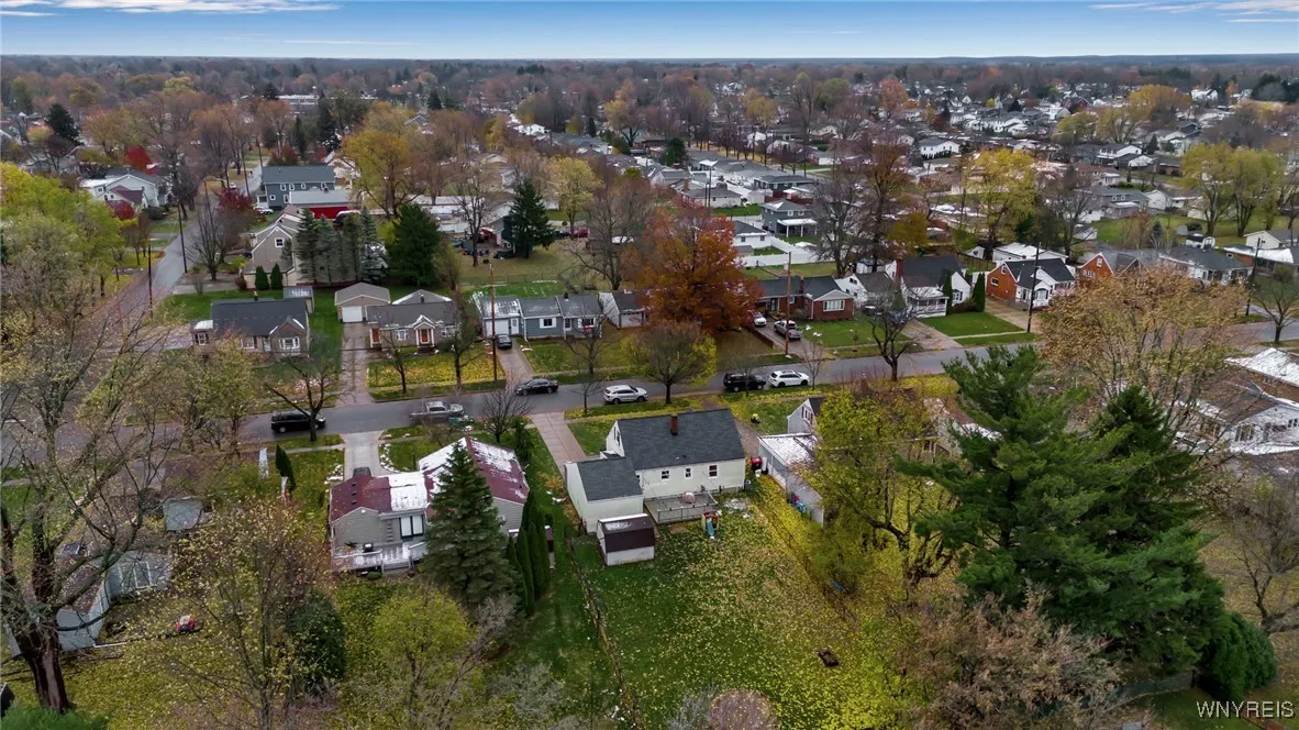 27 South Irwinwood Road, Lancaster, New York 14086, Lancaster, New York 14086, 3 Bedrooms Bedrooms, 5 Rooms Rooms,1 BathroomBathrooms,Residential,For Sale,27 South Irwinwood Road, Lancaster, New York 14086,0,B1649937