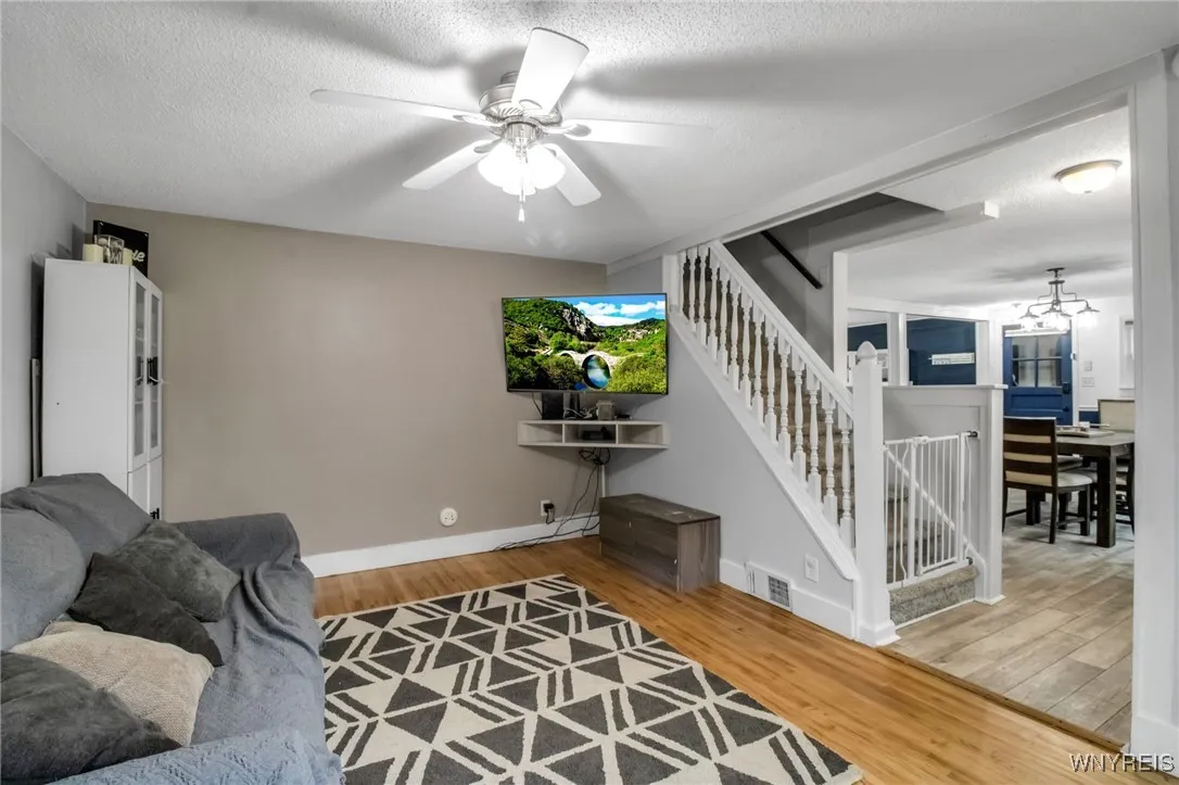 27 South Irwinwood Road, Lancaster, New York 14086, Lancaster, New York 14086, 3 Bedrooms Bedrooms, 5 Rooms Rooms,1 BathroomBathrooms,Residential,For Sale,27 South Irwinwood Road, Lancaster, New York 14086,0,B1649937