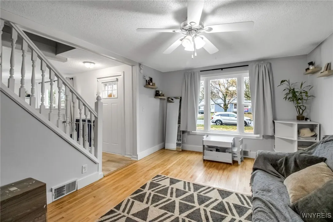 27 South Irwinwood Road, Lancaster, New York 14086, Lancaster, New York 14086, 3 Bedrooms Bedrooms, 5 Rooms Rooms,1 BathroomBathrooms,Residential,For Sale,27 South Irwinwood Road, Lancaster, New York 14086,0,B1649937