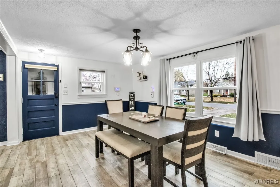 27 South Irwinwood Road, Lancaster, New York 14086, Lancaster, New York 14086, 3 Bedrooms Bedrooms, 5 Rooms Rooms,1 BathroomBathrooms,Residential,For Sale,27 South Irwinwood Road, Lancaster, New York 14086,0,B1649937