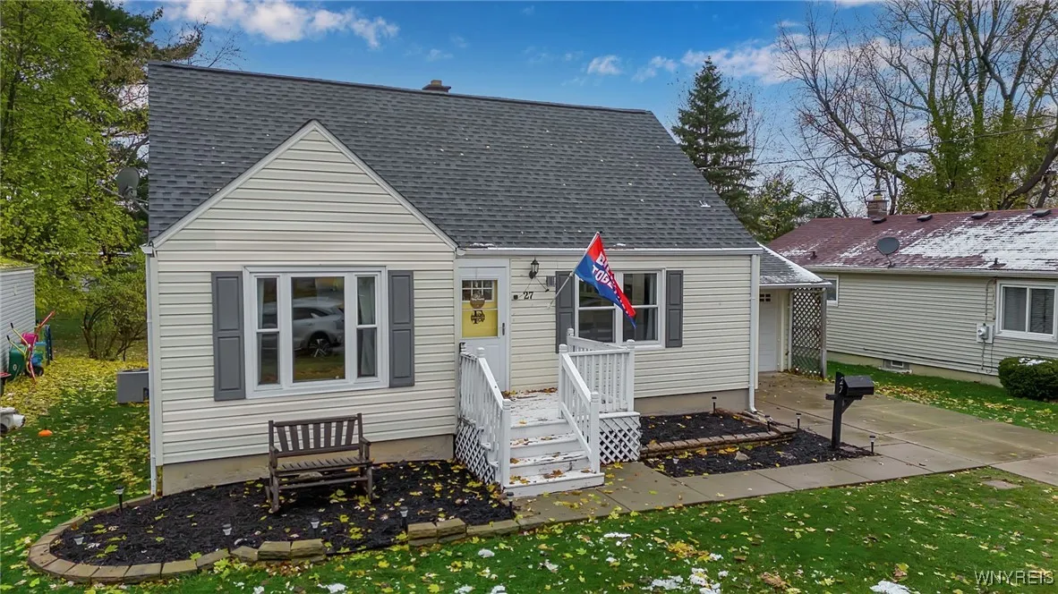 27 South Irwinwood Road, Lancaster, New York 14086, Lancaster, New York 14086, 3 Bedrooms Bedrooms, 5 Rooms Rooms,1 BathroomBathrooms,Residential,For Sale,27 South Irwinwood Road, Lancaster, New York 14086,0,B1649937
