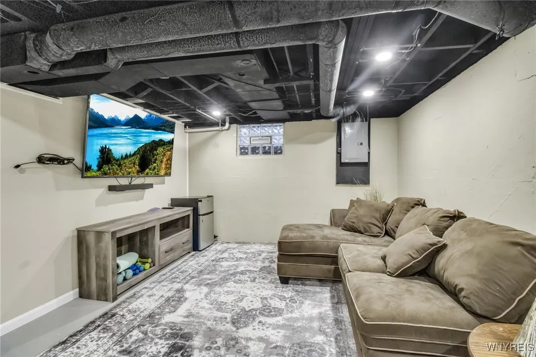 27 South Irwinwood Road, Lancaster, New York 14086, Lancaster, New York 14086, 3 Bedrooms Bedrooms, 5 Rooms Rooms,1 BathroomBathrooms,Residential,For Sale,27 South Irwinwood Road, Lancaster, New York 14086,0,B1649937