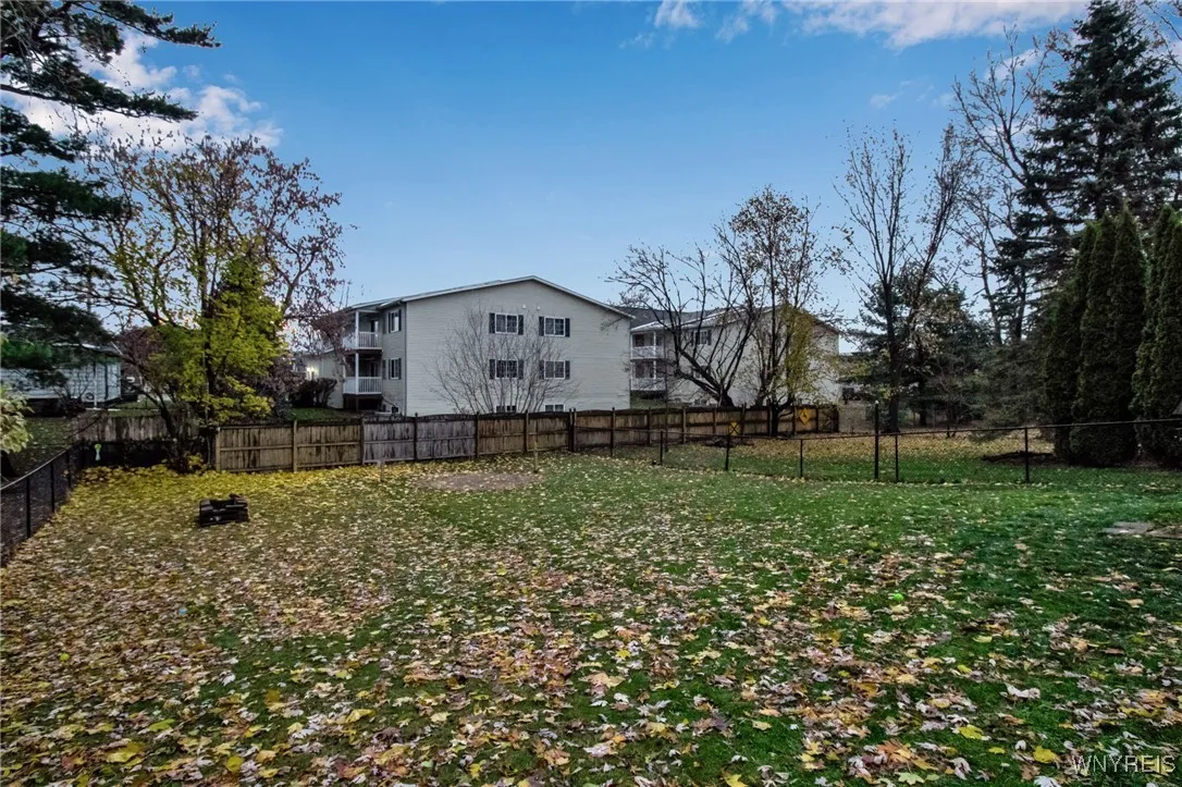 27 South Irwinwood Road, Lancaster, New York 14086, Lancaster, New York 14086, 3 Bedrooms Bedrooms, 5 Rooms Rooms,1 BathroomBathrooms,Residential,For Sale,27 South Irwinwood Road, Lancaster, New York 14086,0,B1649937