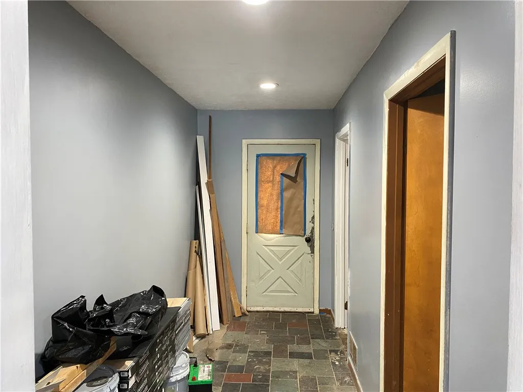 Entryway/Hallway