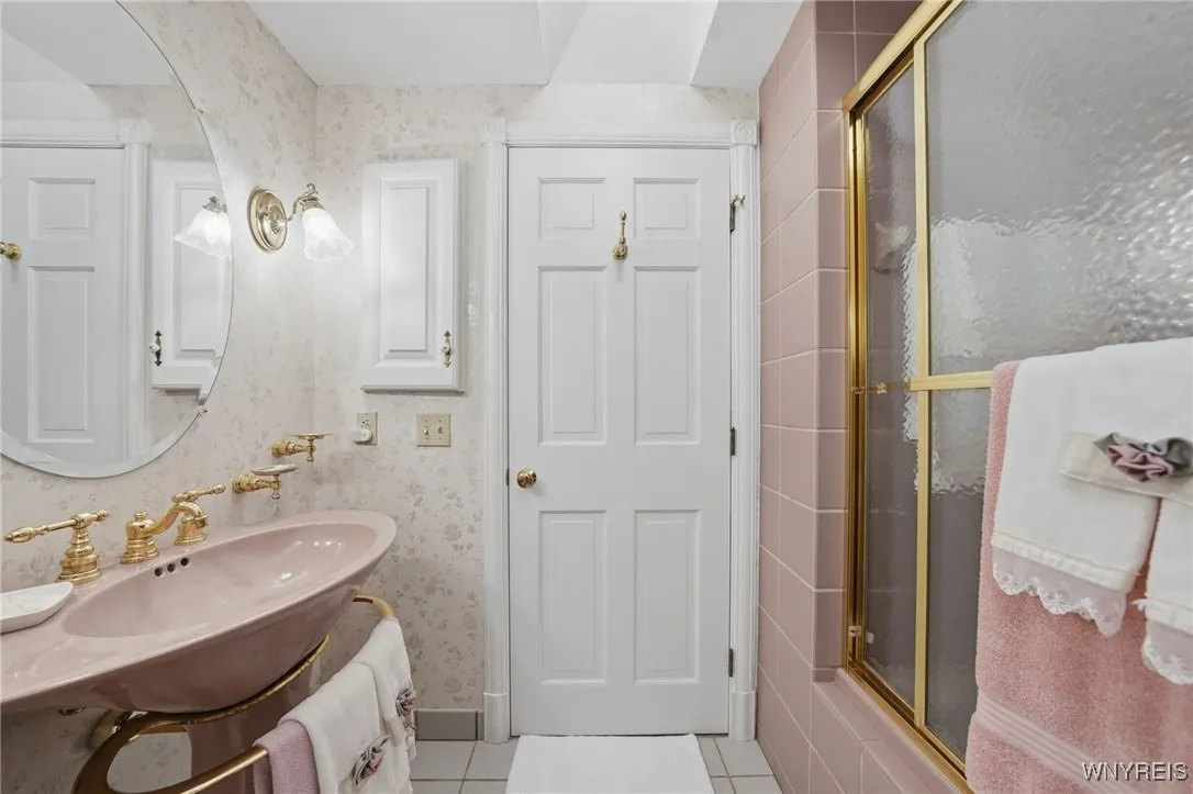 2420 Dodge Road, Amherst, New York 14051, Amherst, New York 14051, 3 Bedrooms Bedrooms, 6 Rooms Rooms,3 BathroomsBathrooms,Residential,For Sale,2420 Dodge Road, Amherst, New York 14051,0,B1650794