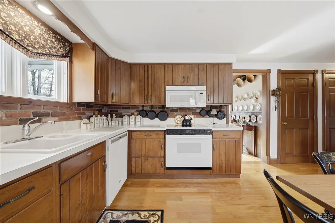 2420 Dodge Road, Amherst, New York 14051, Amherst, New York 14051, 3 Bedrooms Bedrooms, 6 Rooms Rooms,3 BathroomsBathrooms,Residential,For Sale,2420 Dodge Road, Amherst, New York 14051,0,B1650794
