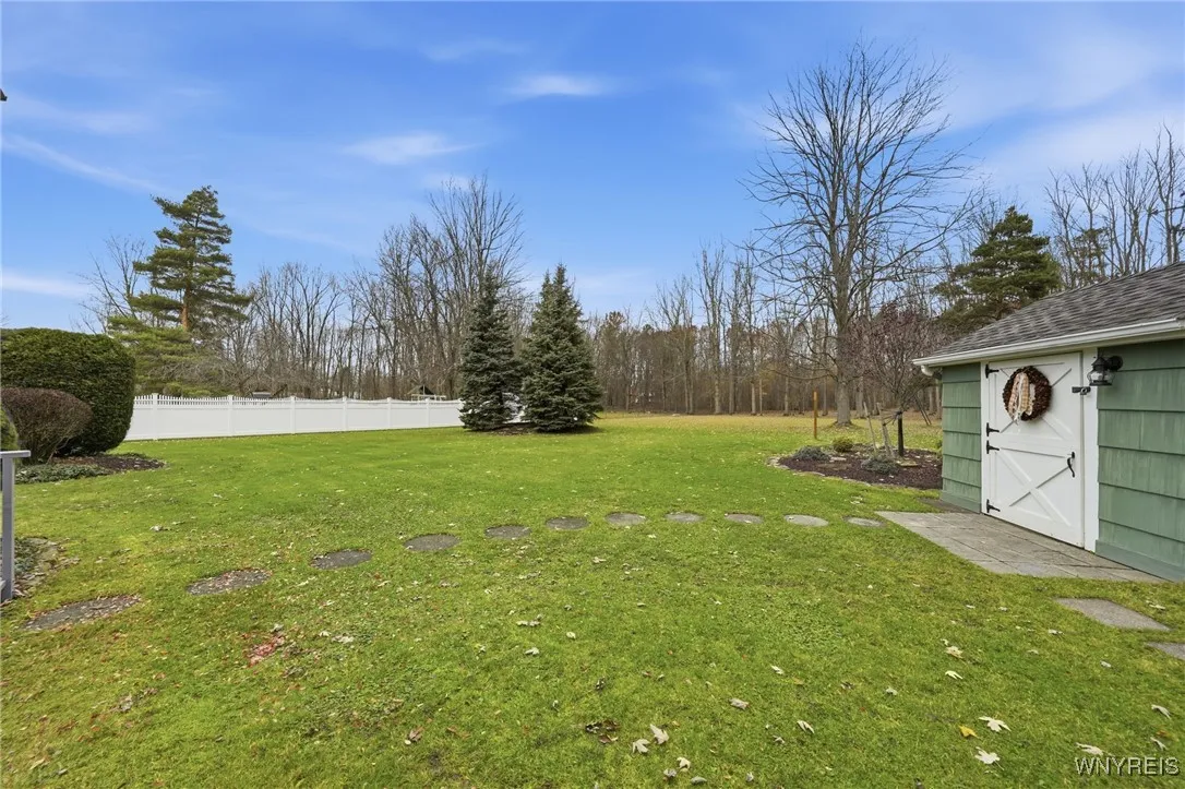 2420 Dodge Road, Amherst, New York 14051, Amherst, New York 14051, 3 Bedrooms Bedrooms, 6 Rooms Rooms,3 BathroomsBathrooms,Residential,For Sale,2420 Dodge Road, Amherst, New York 14051,0,B1650794