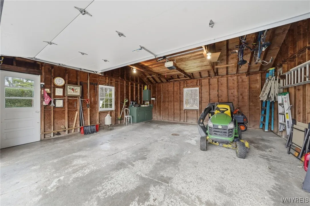 2420 Dodge Road, Amherst, New York 14051, Amherst, New York 14051, 3 Bedrooms Bedrooms, 6 Rooms Rooms,3 BathroomsBathrooms,Residential,For Sale,2420 Dodge Road, Amherst, New York 14051,0,B1650794