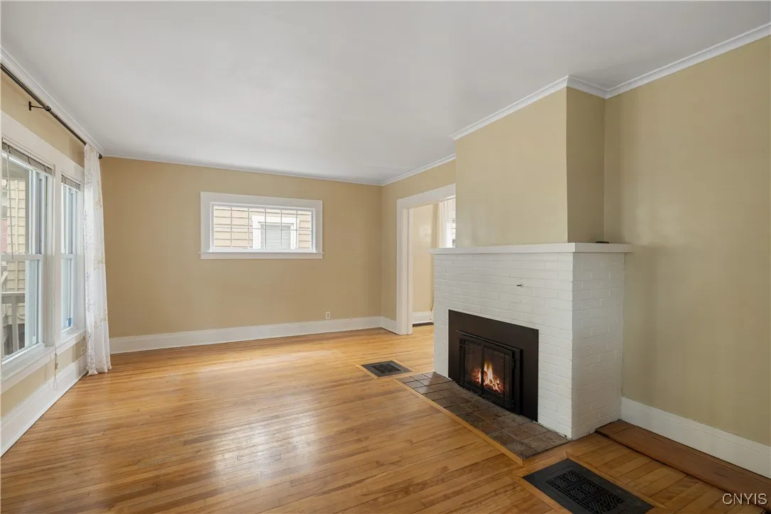 144 Durston Avenue, Syracuse, New York 13203, Syracuse, New York 13203, 4 Bedrooms Bedrooms, 10 Rooms Rooms,2 BathroomsBathrooms,Residential Lease,Closed,144 Durston Avenue, Syracuse, New York 13203,0,S1650061