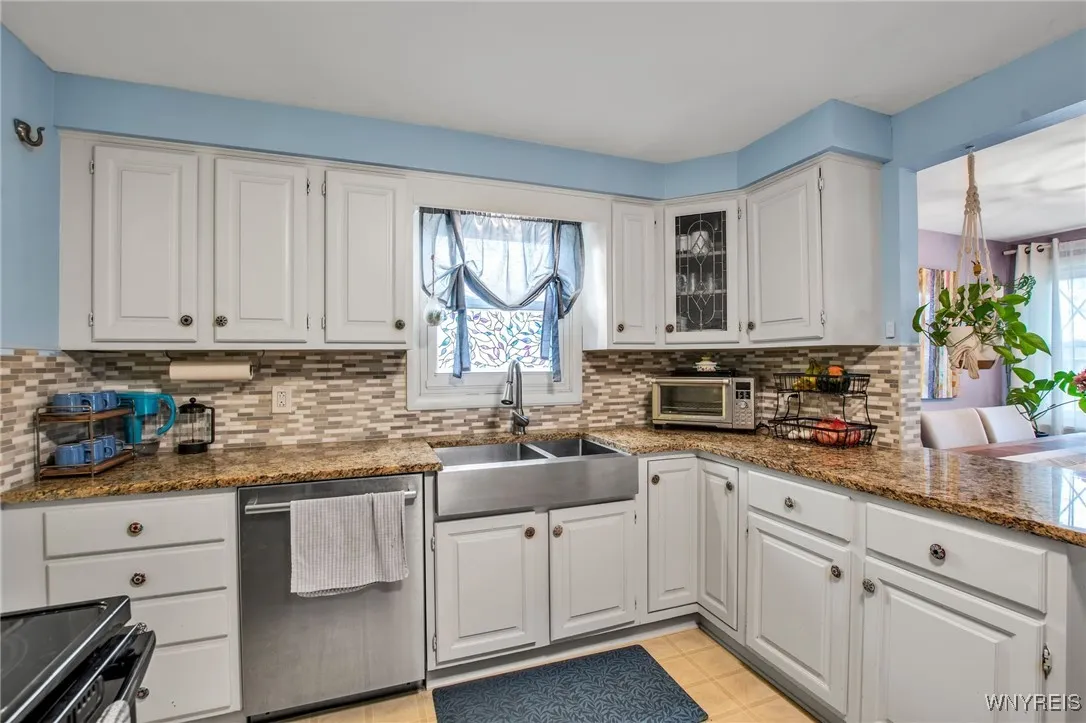 107 Patricia Drive, West Seneca, New York 14224, West Seneca, New York 14224, 3 Bedrooms Bedrooms, 7 Rooms Rooms,1 BathroomBathrooms,Residential,For Sale,107 Patricia Drive, West Seneca, New York 14224,0,B1651268