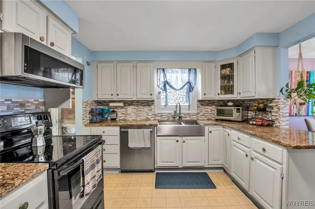 107 Patricia Drive, West Seneca, New York 14224, West Seneca, New York 14224, 3 Bedrooms Bedrooms, 7 Rooms Rooms,1 BathroomBathrooms,Residential,For Sale,107 Patricia Drive, West Seneca, New York 14224,0,B1651268