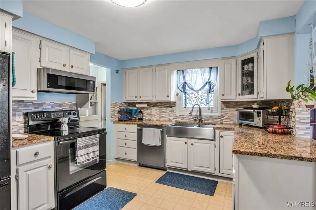 107 Patricia Drive, West Seneca, New York 14224, West Seneca, New York 14224, 3 Bedrooms Bedrooms, 7 Rooms Rooms,1 BathroomBathrooms,Residential,For Sale,107 Patricia Drive, West Seneca, New York 14224,0,B1651268