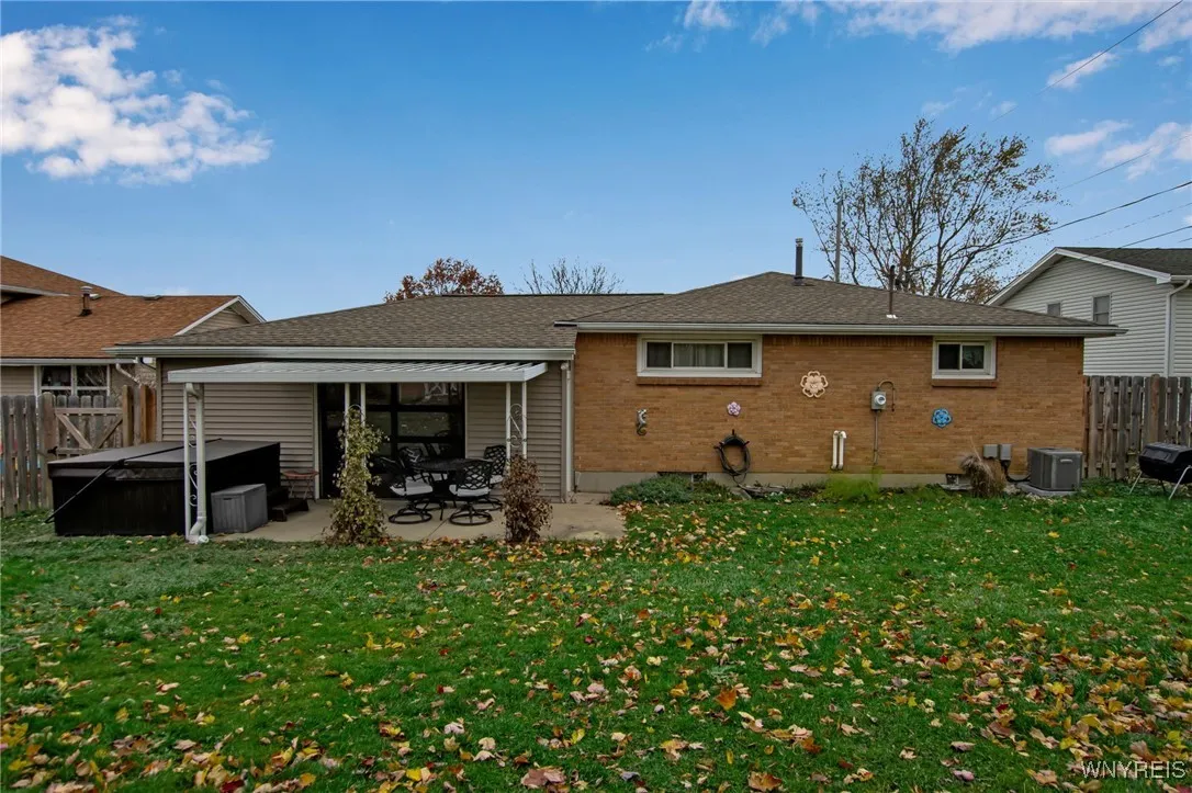 107 Patricia Drive, West Seneca, New York 14224, West Seneca, New York 14224, 3 Bedrooms Bedrooms, 7 Rooms Rooms,1 BathroomBathrooms,Residential,For Sale,107 Patricia Drive, West Seneca, New York 14224,0,B1651268