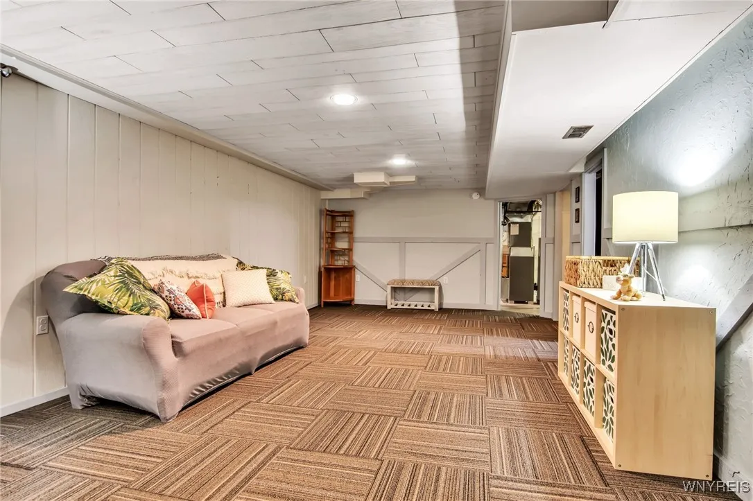 107 Patricia Drive, West Seneca, New York 14224, West Seneca, New York 14224, 3 Bedrooms Bedrooms, 7 Rooms Rooms,1 BathroomBathrooms,Residential,For Sale,107 Patricia Drive, West Seneca, New York 14224,0,B1651268