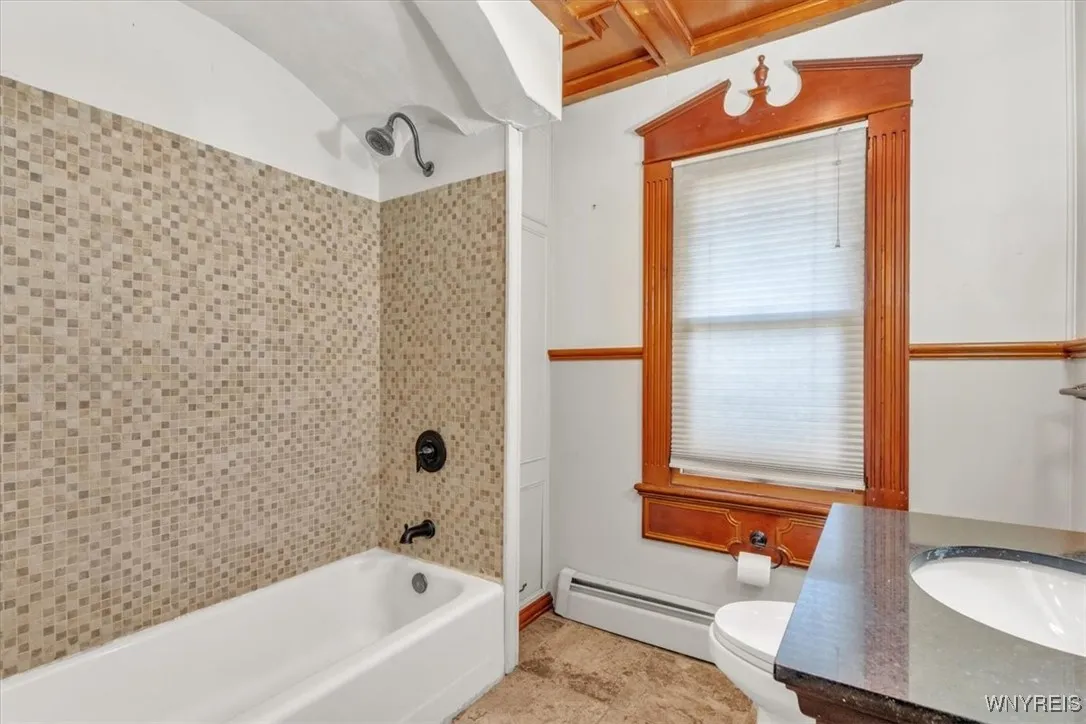 1315 Maple Avenue, Niagara Falls, New York 14305, Niagara Falls, New York 14305, 3 Bedrooms Bedrooms, 8 Rooms Rooms,1 BathroomBathrooms,Residential,For Sale,1315 Maple Avenue, Niagara Falls, New York 14305,0,B1651134