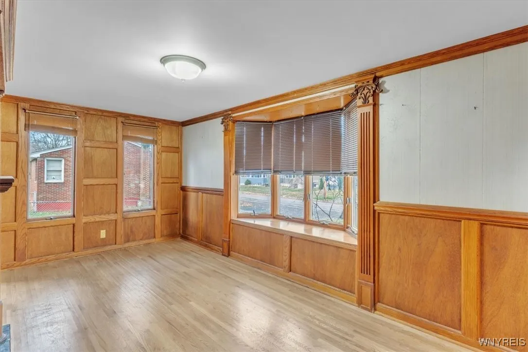 1315 Maple Avenue, Niagara Falls, New York 14305, Niagara Falls, New York 14305, 3 Bedrooms Bedrooms, 8 Rooms Rooms,1 BathroomBathrooms,Residential,For Sale,1315 Maple Avenue, Niagara Falls, New York 14305,0,B1651134