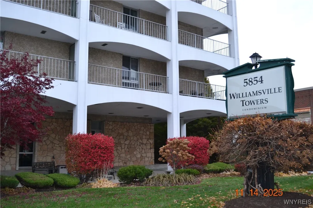 5854 Main Street, Amherst, New York 14221, Amherst, New York 14221, 2 Bedrooms Bedrooms, 5 Rooms Rooms,1 BathroomBathrooms,Residential Lease,Closed,5854 Main Street, Amherst, New York 14221,0,B1651155