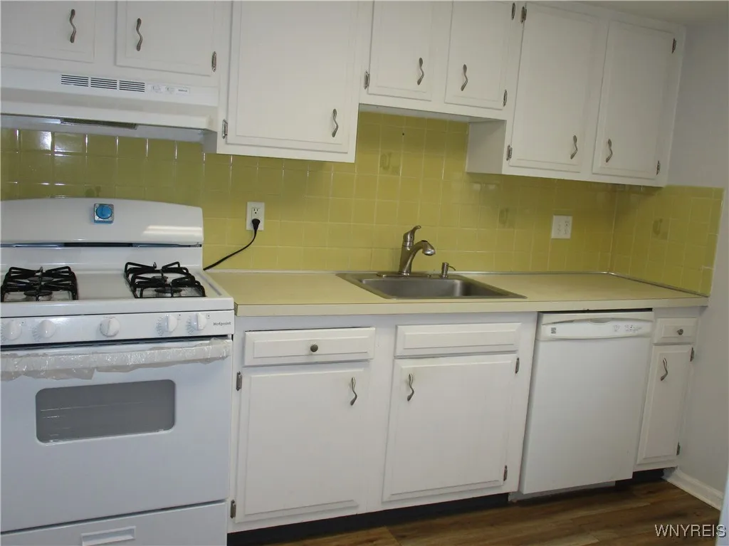 105 Carriage Drive 7, Orchard Park, New York 14127, Orchard Park, New York 14127, 3 Bedrooms Bedrooms, 7 Rooms Rooms,1 BathroomBathrooms,Residential,For Sale,105 Carriage Drive 7, Orchard Park, New York 14127,0,B1651307