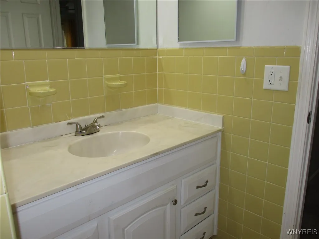 105 Carriage Drive 7, Orchard Park, New York 14127, Orchard Park, New York 14127, 3 Bedrooms Bedrooms, 7 Rooms Rooms,1 BathroomBathrooms,Residential,For Sale,105 Carriage Drive 7, Orchard Park, New York 14127,0,B1651307