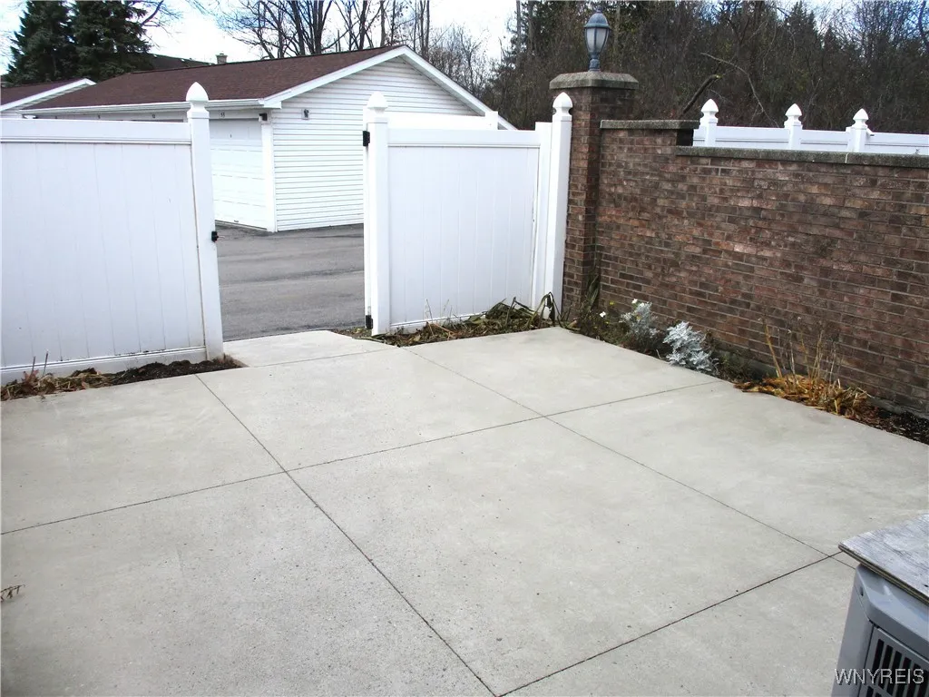 105 Carriage Drive 7, Orchard Park, New York 14127, Orchard Park, New York 14127, 3 Bedrooms Bedrooms, 7 Rooms Rooms,1 BathroomBathrooms,Residential,For Sale,105 Carriage Drive 7, Orchard Park, New York 14127,0,B1651307