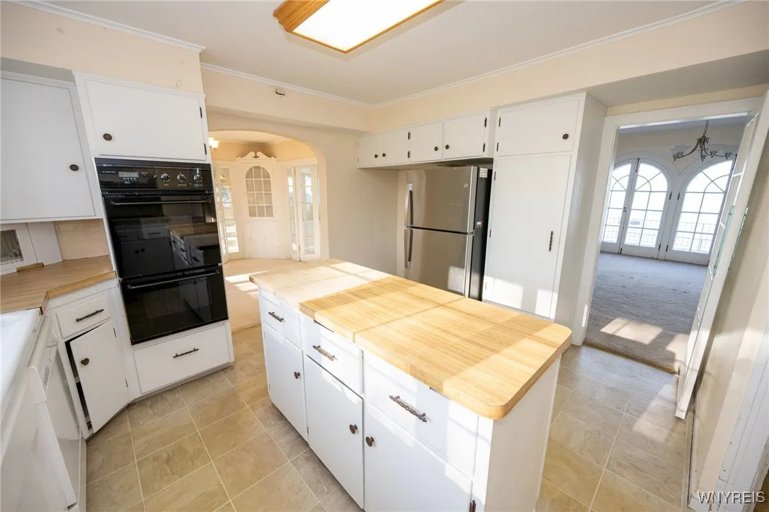 5198 Lake Shore Road, Hamburg, New York 14075, Hamburg, New York 14075, 5 Bedrooms Bedrooms, 12 Rooms Rooms,3 BathroomsBathrooms,Residential,For Sale,5198 Lake Shore Road, Hamburg, New York 14075,0,B1649839