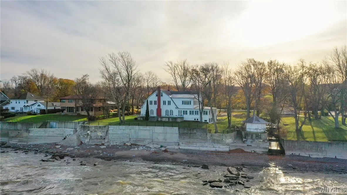 5198 Lake Shore Road, Hamburg, New York 14075, Hamburg, New York 14075, 5 Bedrooms Bedrooms, 12 Rooms Rooms,3 BathroomsBathrooms,Residential,For Sale,5198 Lake Shore Road, Hamburg, New York 14075,0,B1649839