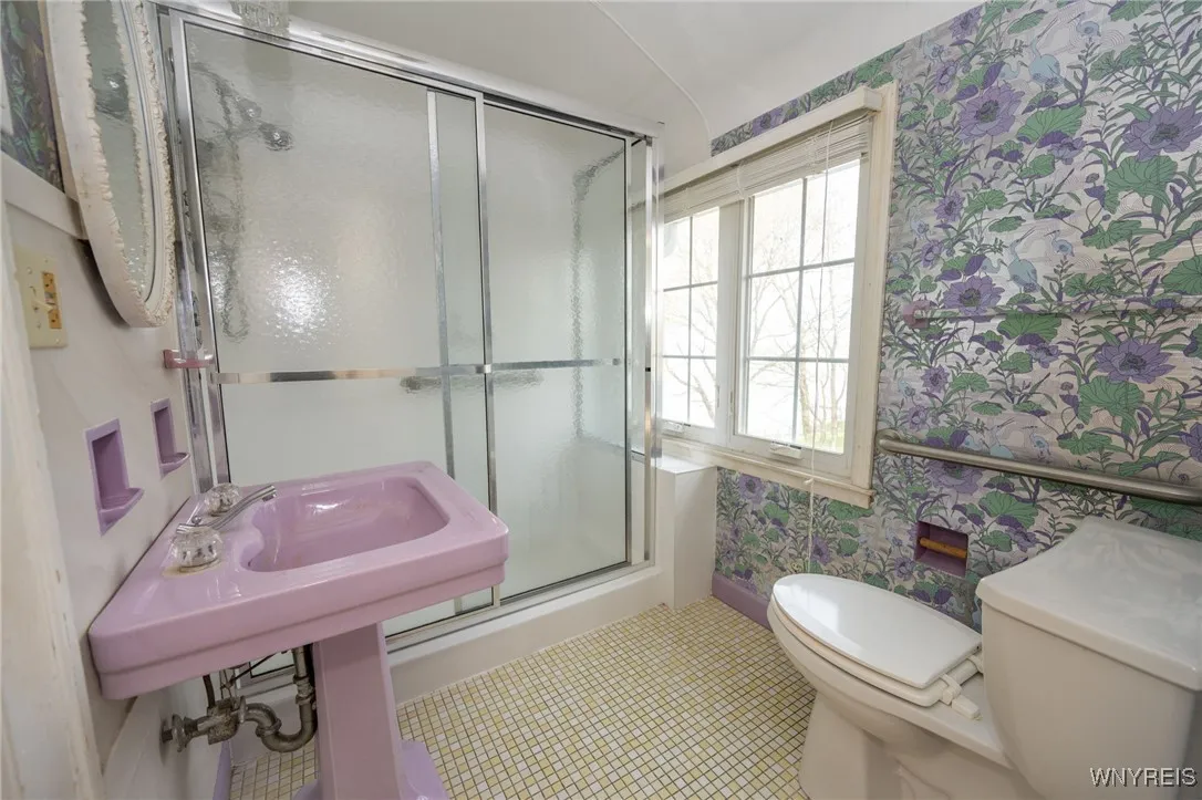 5198 Lake Shore Road, Hamburg, New York 14075, Hamburg, New York 14075, 5 Bedrooms Bedrooms, 12 Rooms Rooms,3 BathroomsBathrooms,Residential,For Sale,5198 Lake Shore Road, Hamburg, New York 14075,0,B1649839
