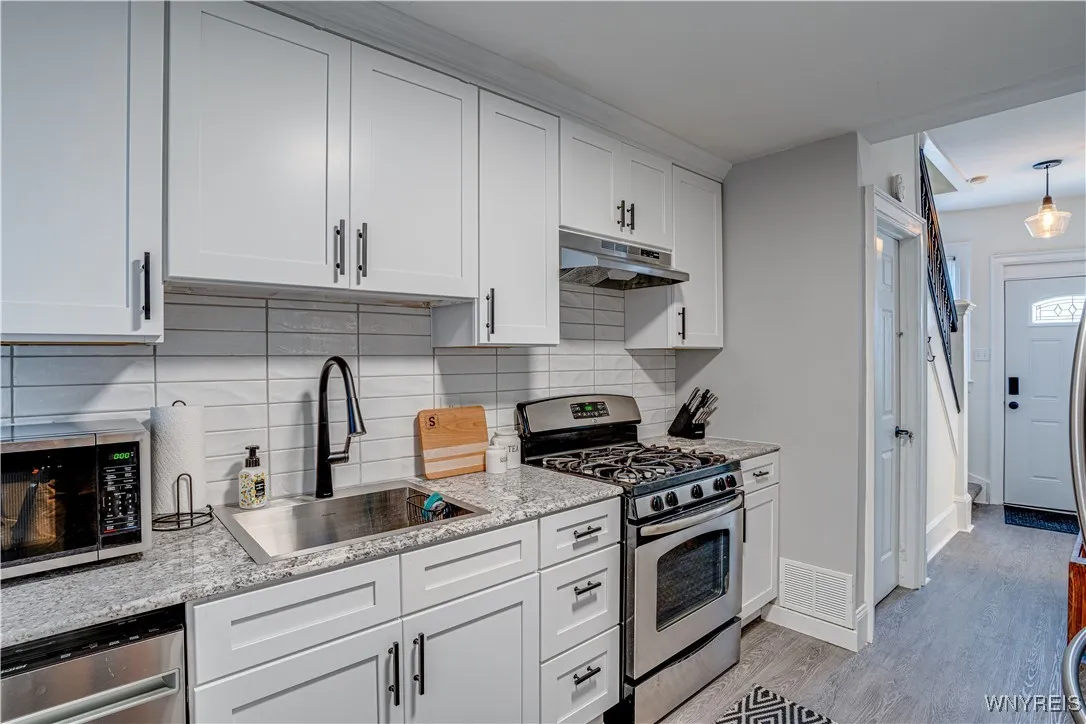 936 West Ferry Street N, Buffalo, New York 14209, Buffalo, New York 14209, 2 Bedrooms Bedrooms, 6 Rooms Rooms,1 BathroomBathrooms,Residential,For Sale,936 West Ferry Street N, Buffalo, New York 14209,0,B1651289