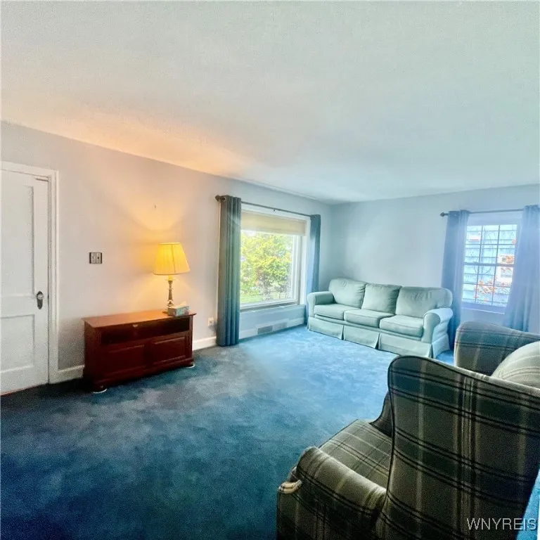 82 Onondaga Ave, West Seneca, New York 14220, West Seneca, New York 14220, 4 Bedrooms Bedrooms, 7 Rooms Rooms,1 BathroomBathrooms,Residential,For Sale,82 Onondaga Ave, West Seneca, New York 14220,0,B1651181
