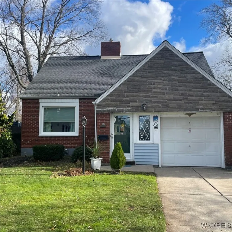 82 Onondaga Ave, West Seneca, New York 14220, West Seneca, New York 14220, 4 Bedrooms Bedrooms, 7 Rooms Rooms,1 BathroomBathrooms,Residential,For Sale,82 Onondaga Ave, West Seneca, New York 14220,0,B1651181