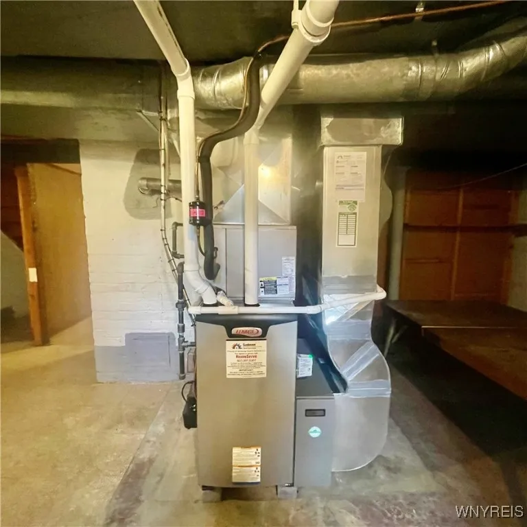 82 Onondaga Ave, West Seneca, New York 14220, West Seneca, New York 14220, 4 Bedrooms Bedrooms, 7 Rooms Rooms,1 BathroomBathrooms,Residential,For Sale,82 Onondaga Ave, West Seneca, New York 14220,0,B1651181