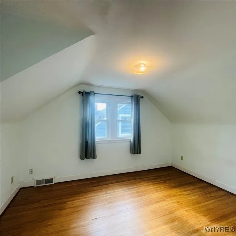 82 Onondaga Ave, West Seneca, New York 14220, West Seneca, New York 14220, 4 Bedrooms Bedrooms, 7 Rooms Rooms,1 BathroomBathrooms,Residential,For Sale,82 Onondaga Ave, West Seneca, New York 14220,0,B1651181