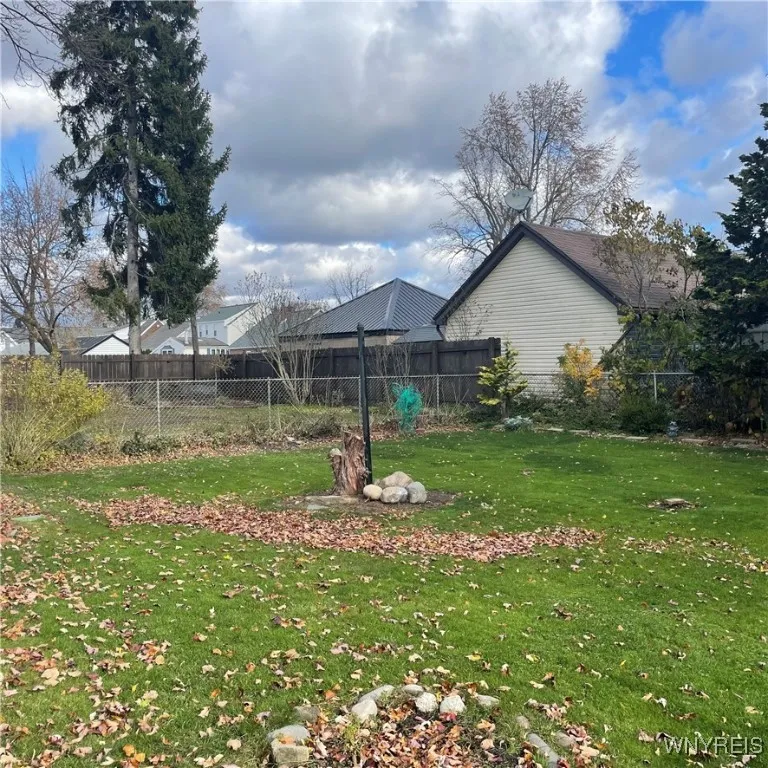 82 Onondaga Ave, West Seneca, New York 14220, West Seneca, New York 14220, 4 Bedrooms Bedrooms, 7 Rooms Rooms,1 BathroomBathrooms,Residential,For Sale,82 Onondaga Ave, West Seneca, New York 14220,0,B1651181