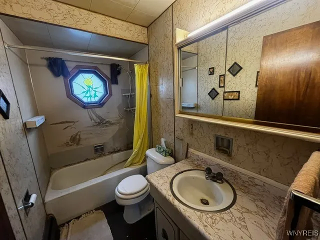 41 Briscoe Avenue, Buffalo, New York 14211, Buffalo, New York 14211, 4 Bedrooms Bedrooms, ,2 BathroomsBathrooms,Residential,For Sale,41 Briscoe Avenue, Buffalo, New York 14211,0,B1651409