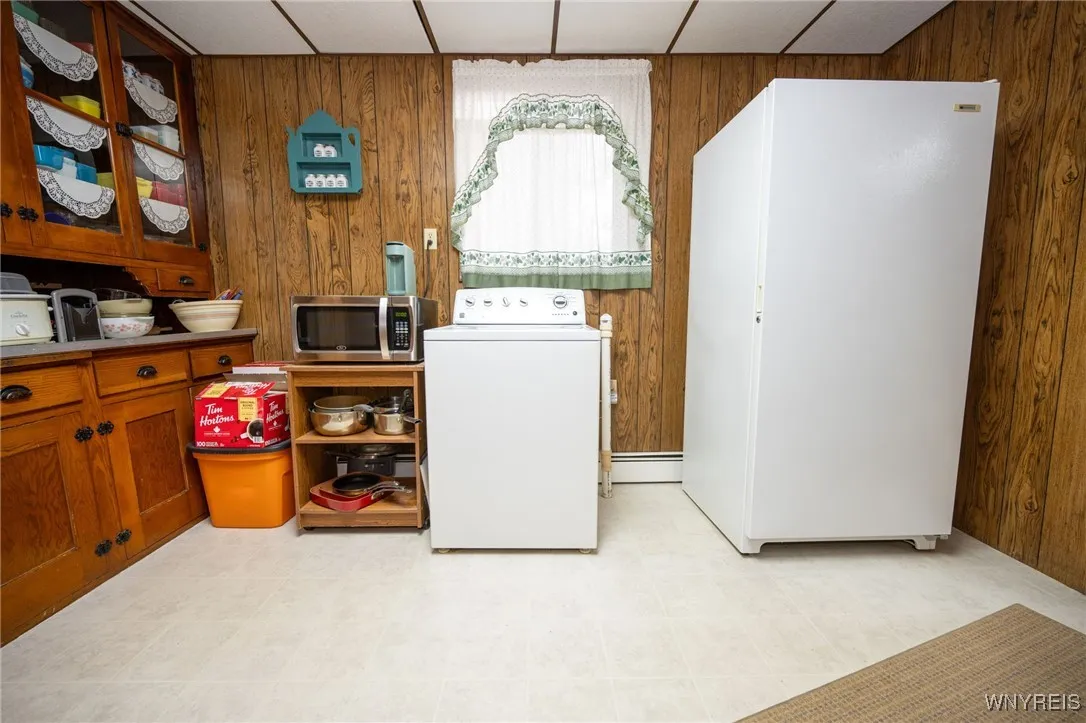 15 Central Avenue, Buffalo, New York 14206, Buffalo, New York 14206, 4 Bedrooms Bedrooms, 8 Rooms Rooms,1 BathroomBathrooms,Residential,For Sale,15 Central Avenue, Buffalo, New York 14206,0,B1651380