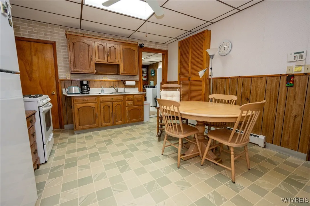 15 Central Avenue, Buffalo, New York 14206, Buffalo, New York 14206, 4 Bedrooms Bedrooms, 8 Rooms Rooms,1 BathroomBathrooms,Residential,For Sale,15 Central Avenue, Buffalo, New York 14206,0,B1651380