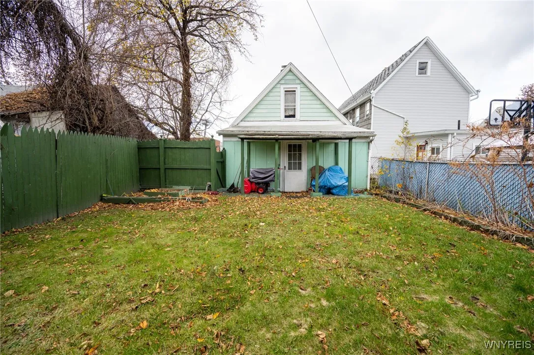 15 Central Avenue, Buffalo, New York 14206, Buffalo, New York 14206, 4 Bedrooms Bedrooms, 8 Rooms Rooms,1 BathroomBathrooms,Residential,For Sale,15 Central Avenue, Buffalo, New York 14206,0,B1651380