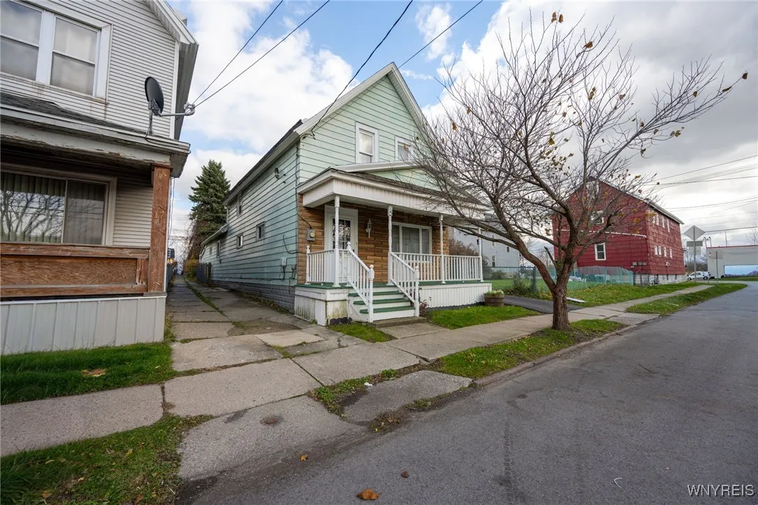 15 Central Avenue, Buffalo, New York 14206, Buffalo, New York 14206, 4 Bedrooms Bedrooms, 8 Rooms Rooms,1 BathroomBathrooms,Residential,For Sale,15 Central Avenue, Buffalo, New York 14206,0,B1651380