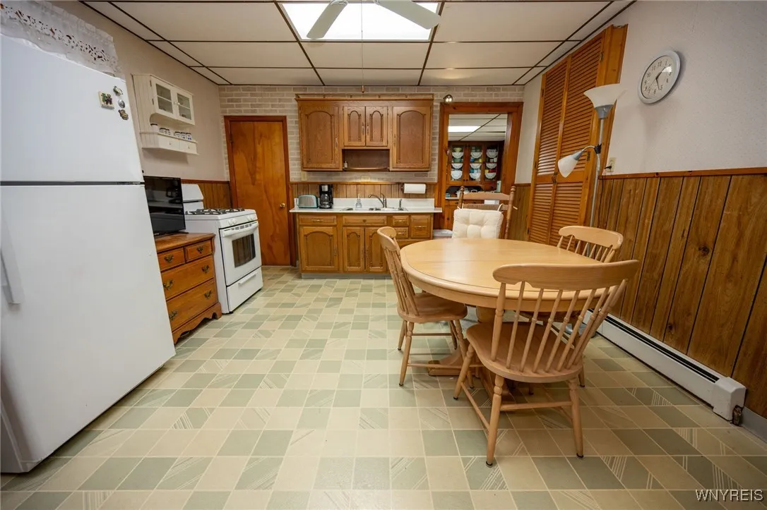 15 Central Avenue, Buffalo, New York 14206, Buffalo, New York 14206, 4 Bedrooms Bedrooms, 8 Rooms Rooms,1 BathroomBathrooms,Residential,For Sale,15 Central Avenue, Buffalo, New York 14206,0,B1651380